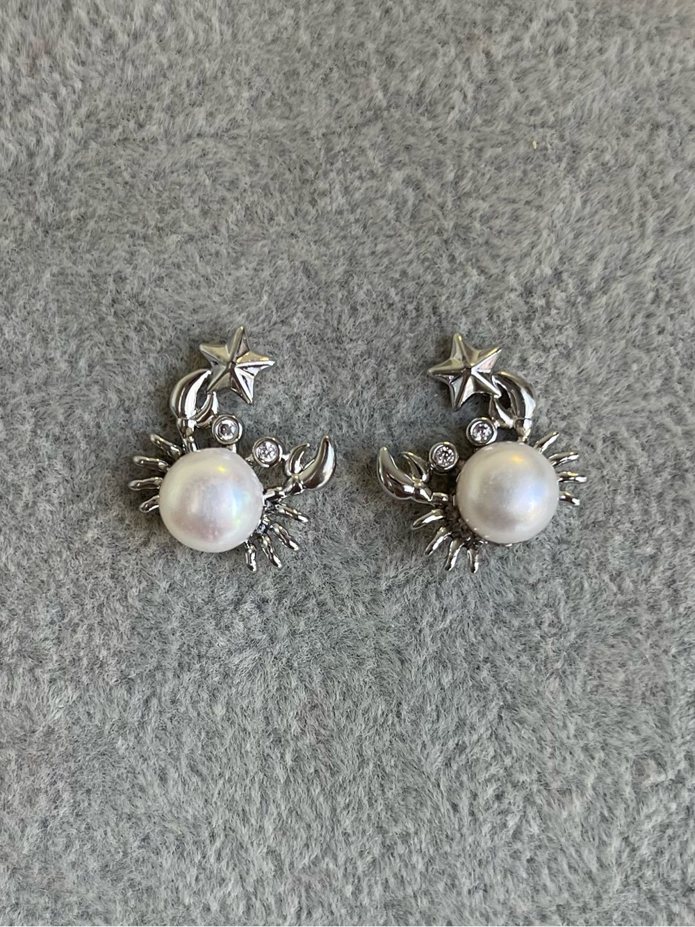 Silver tone Freshwater Pearl Crab Stud Earrings with Star Accent - 925 posts 83